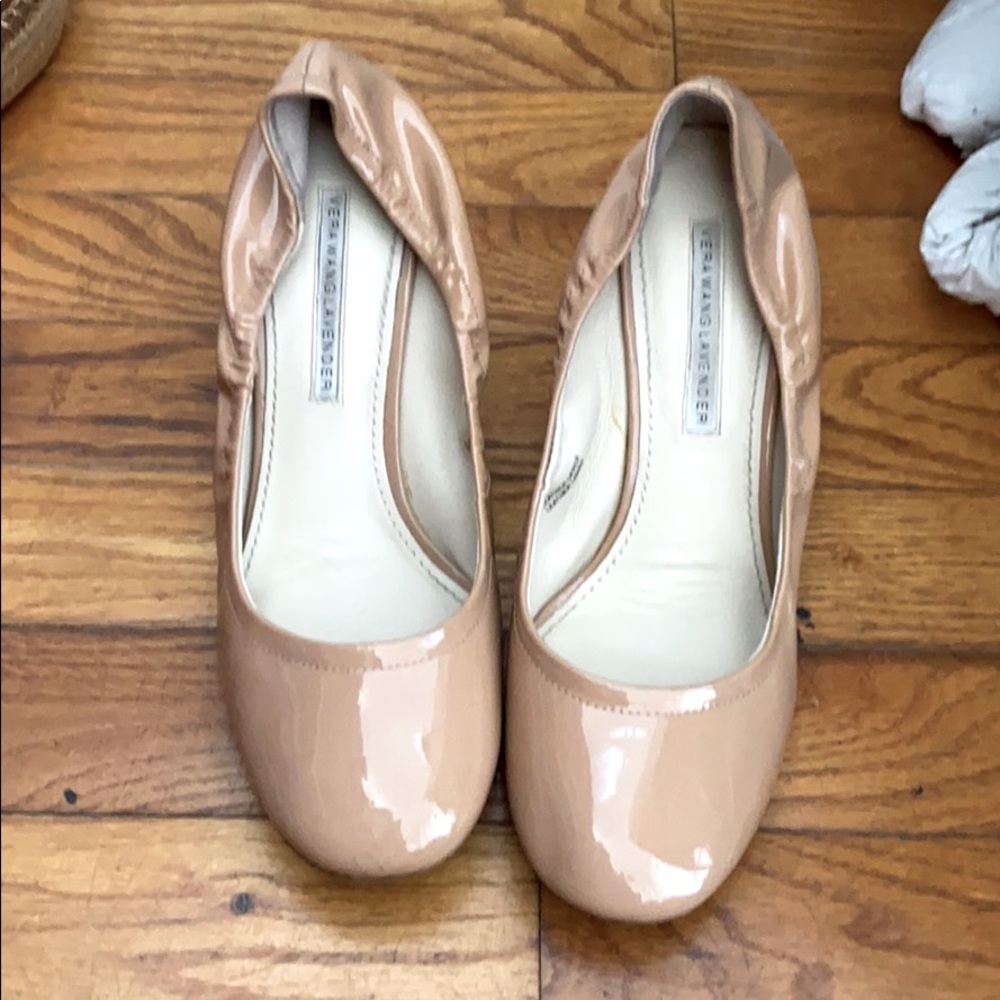 Gently worn Vera Wang Lavender wedge